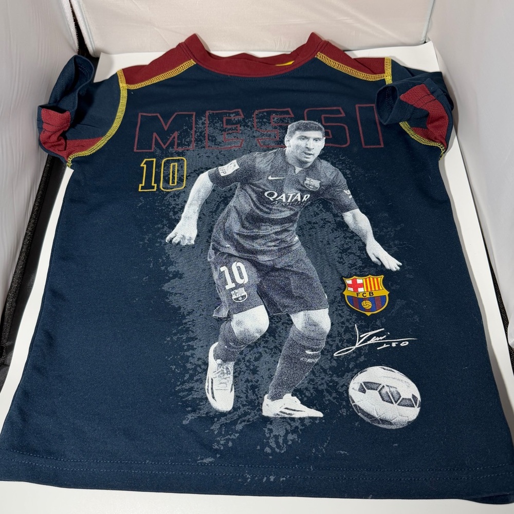 Navy Blue Messi Graphic Kids T-Shirt. Pre-loved.